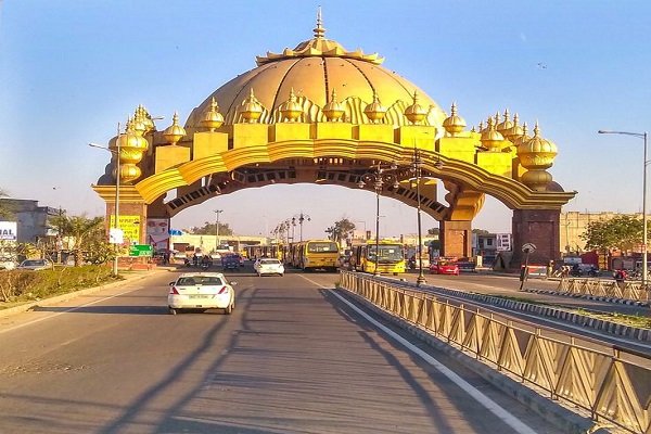 lucknow to amritsar cabs